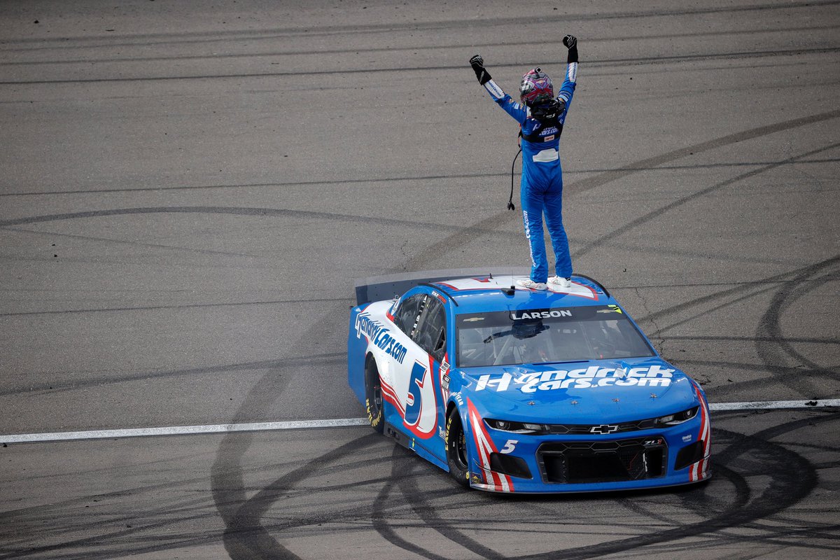 JoshPeterman's tweet photo. LFG!!! @KyleLarsonRacin https://t.co/TCju3XDDmA