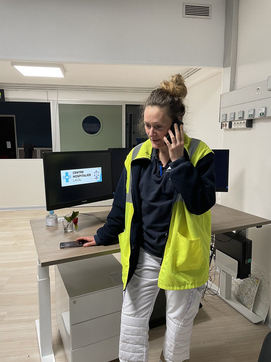 bremaudcarolin1's tweet photo. En Mayenne 3 services d urgences
A leurs têtes : 3 femmes
Mayenne : Dr Marie-Hélène Groff
Château Gontier : Dr Silvia Severino-Ricardo
Laval : Dr Caroline Brémaud
Fière de représenter les @hopitauxmayenne,Et la @fihmu53
Je suis féministe 🤘
#droitdesfemmes#feministe#urgences https://t.co/KeiWrRRA5f