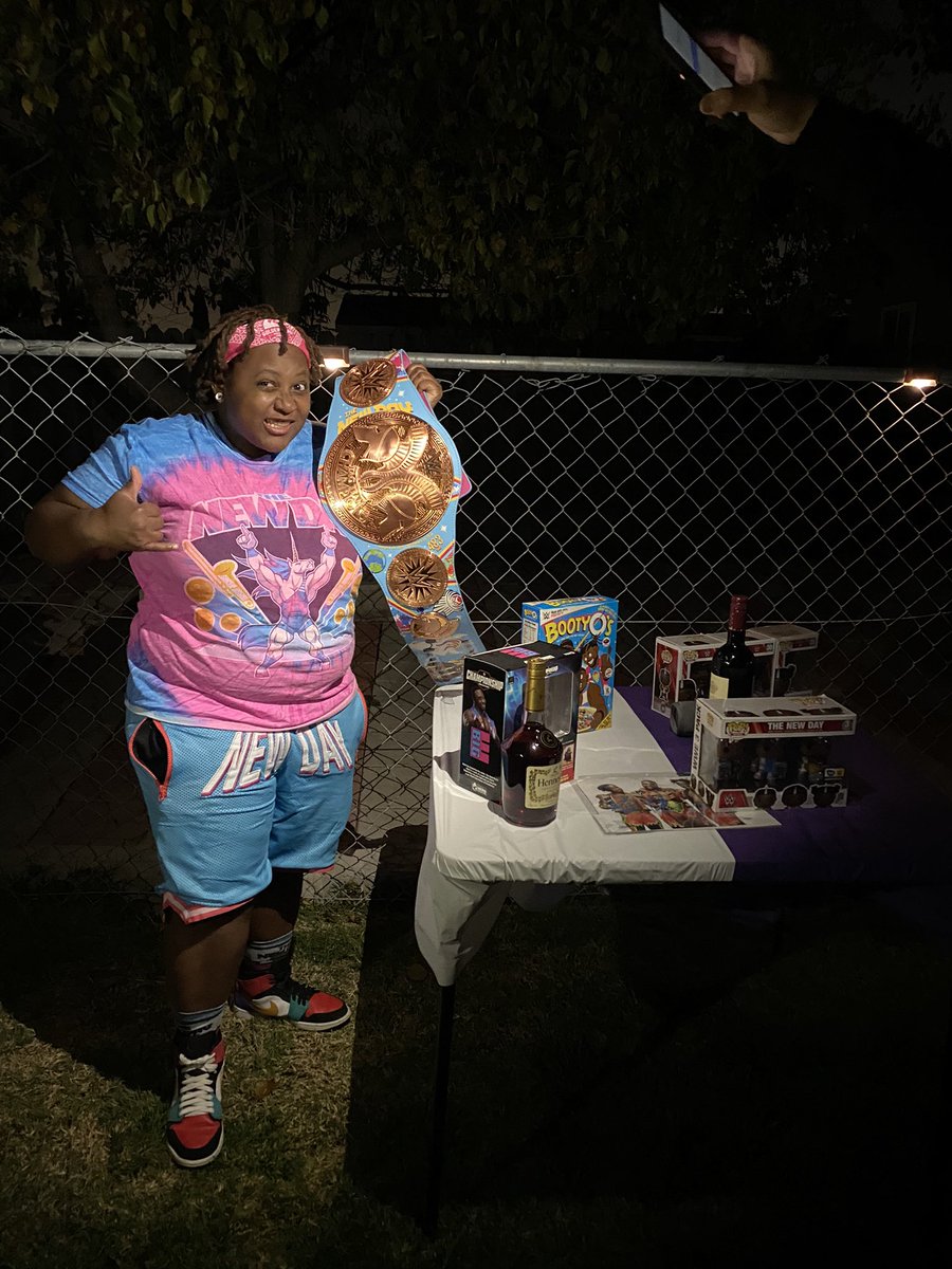 AntyyUce's tweet photo. 27 never look so good. 
My theme this year is my fav tag team @TrueKofi @WWEBigE @AustinCreedWins 
ShoutOut to my mom for cake tho. https://t.co/ixcluYiIKM