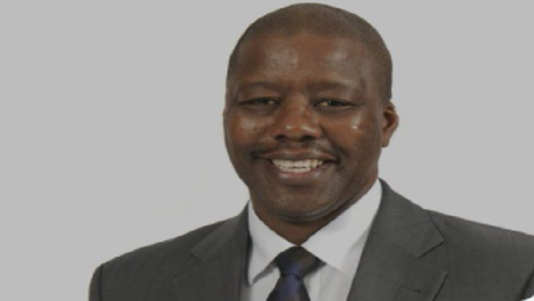 SAfmRadio's tweet photo. [Trendingsafm]

#RIPPeterMatlare 
Tributes pour in after Absa Group deputy CEO Peter Matlare dies of Covid-19. He deeply believed in Africa's potential and was a pillar of strength for his family.

#safmsoundawake https://t.co/WTtwqNfztb