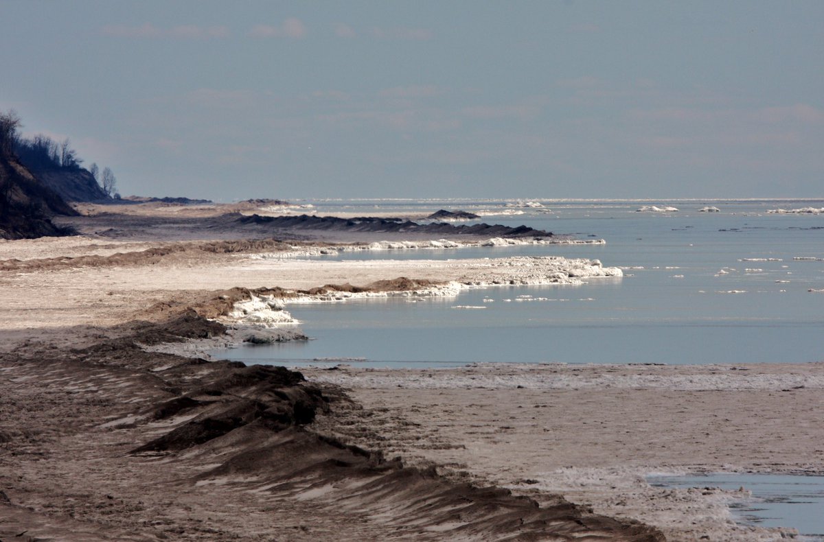MikeWil32606343's tweet photo. @LakeErieNorth shoreline almost ice free!! @PortBurwellPP #portburwell #roadtrip #wanderingweekends #getoutside #getoutdoors #canonphotography #canoncanada @CanonCanada @weathernetwork @StormhunterTWN https://t.co/ikWyaXBTYa