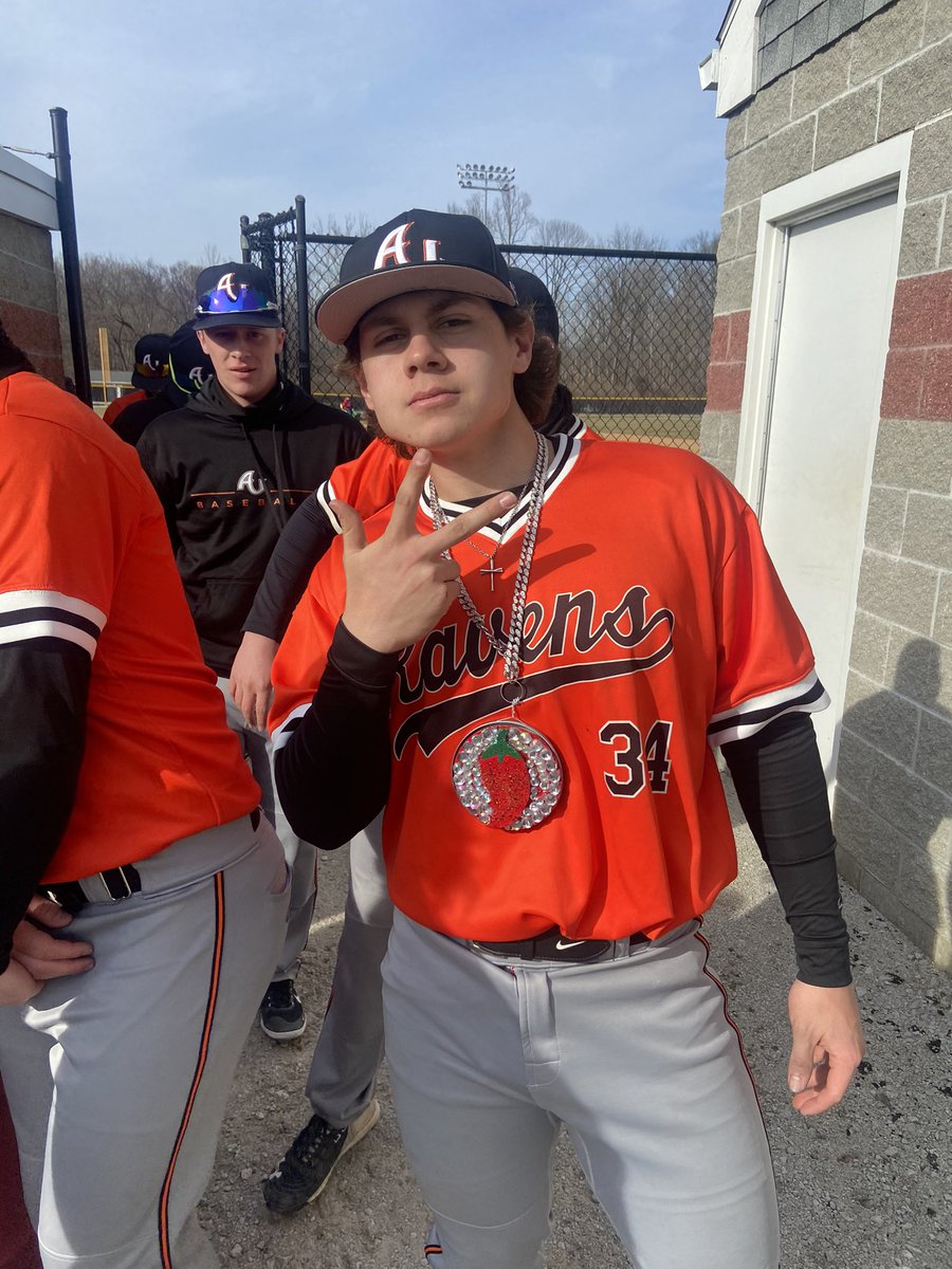 indykp_17's tweet photo. #welcometochilis Travis with his first career save what a beast 💪 @AURavensBSB https://t.co/6VqSj1ELds
