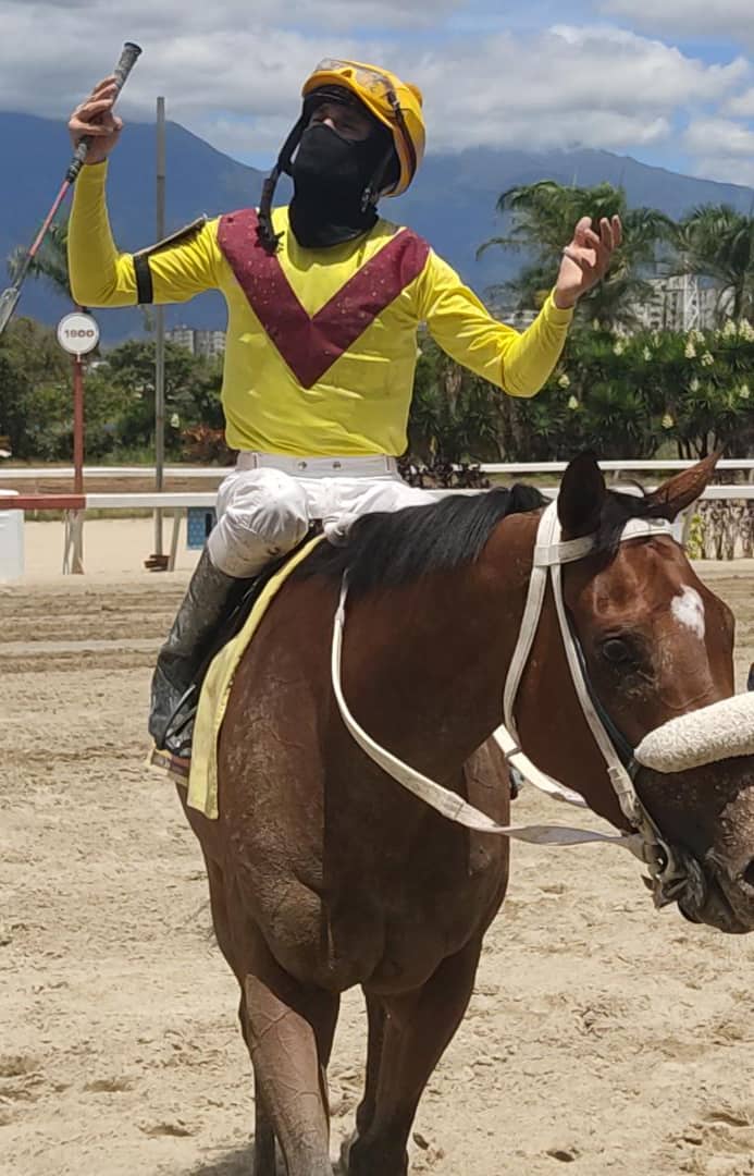 Jaime Pocho Lugo (@jockeyjaimelugo) on Twitter photo Agradecido con Dios, con el entrenador <a href="/RamonRamong26/">ramon garcia mosquer</a> <a href="/Ataboadaf/">STUD TARAMUNDI</a> otra Victoria con la consentida #SrtaChenoma para mantener su invicto 4-4 Agradecido con Dios, con el entrenador <a href="/RamonRamong26/">ramon garcia mosquer</a> <a href="/Ataboadaf/">STUD TARAMUNDI</a> otra Victoria con la consentida #SrtaChenoma para mantener su invicto 4-4