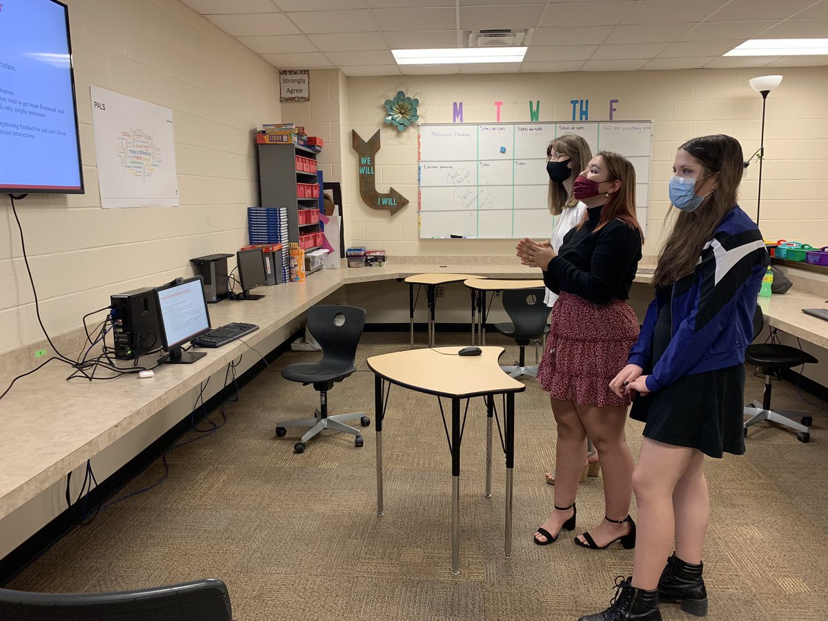 TafeLhhs's tweet photo. Congratulations to these 3 TAFE members. They advanced to Nationals in their Researching learning Challenges event.  Way to go girls! @TafeLhhs @LibertyHillHS https://t.co/soJRniyCfW