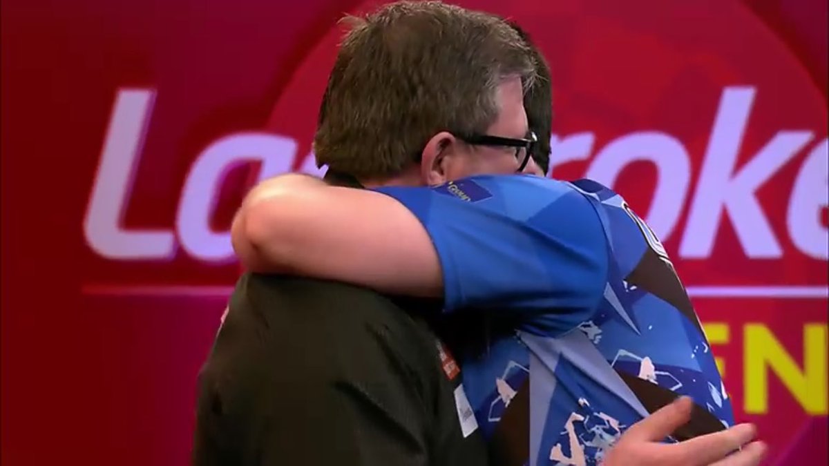 WADEY WINS THE UK OPEN 🏆

What a tournament for The Machine as he averages 102, 40% of his doubles &amp; a high out of 150 for an 11-5 win over Luke Humphries ✋ in the final tonight 👏 

#darts