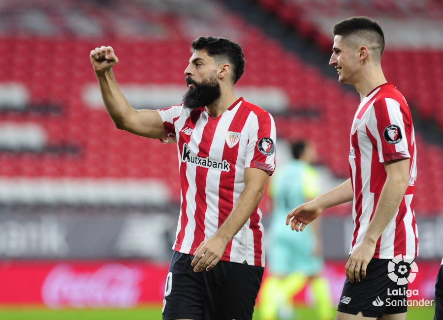 OneClubPeople's tweet photo. #LaLiga ⚽️🇪🇸

#AthleticClub 2 - #Granada 1 (Villalibre 3' Berenguer 91' / Jorge Molina 78') | L'Athlètic de Marcelino continua la seva bona dinàmica i amb un toc d'èpica suma 3 punts més davant del Granada https://t.co/pNSsulKdeF