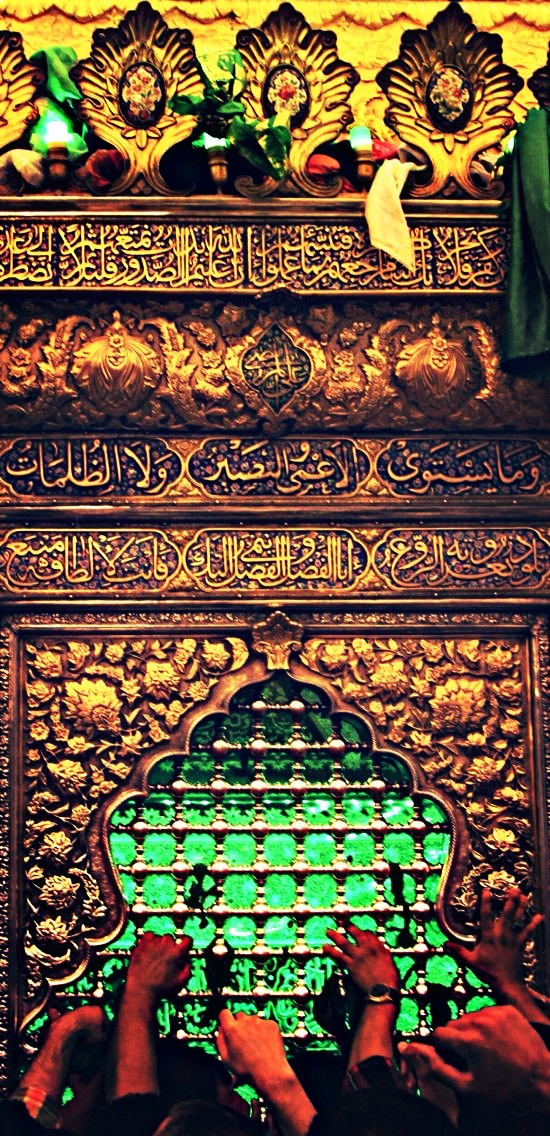 Ana_GhaDeriii_'s tweet photo. Maula Ali (a.s) the helper of the helpless ❤️✨ https://t.co/V8w2qCezFG
