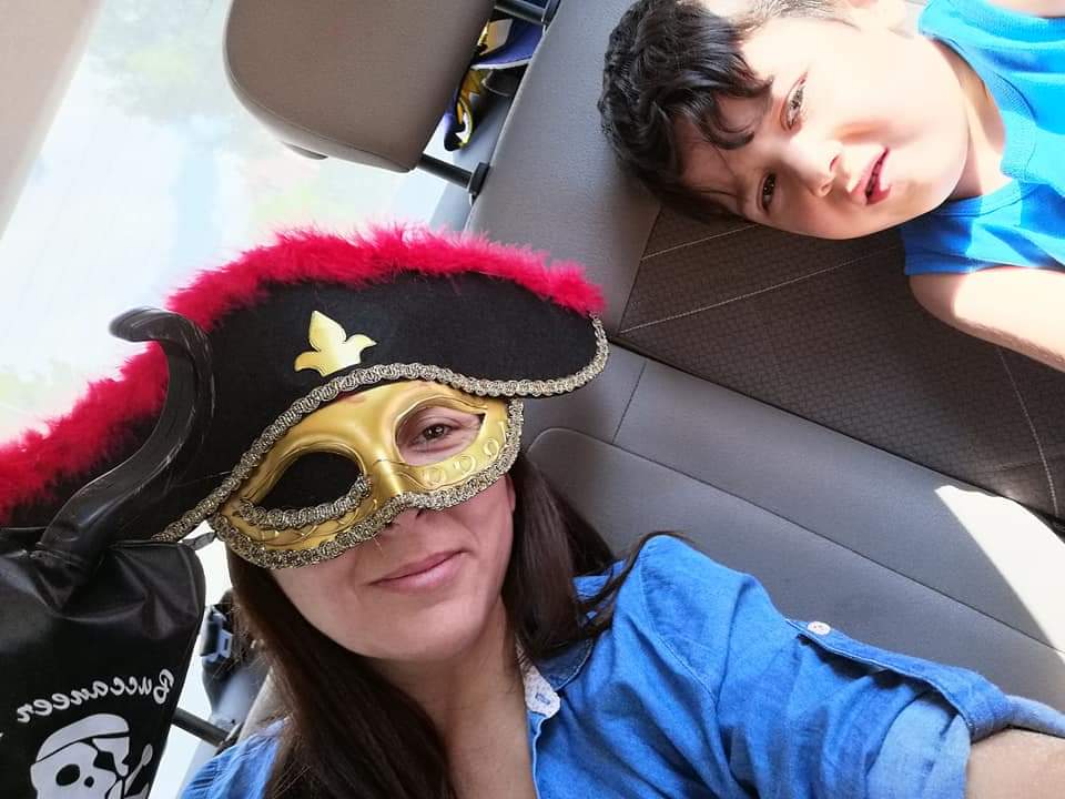 Konuştuklarımızı değil, sustuklarımızı duyamıyorsanız, saygı duyamıyorsanız, sevemiyorsanız,gerektiğinde düzgünce vazgeçemiyorsanız lütfen daha fazla insan görünümünde olmayı bırakın.
KADINLAR İNSANDIR, ERKEKLER İSE İNSANOĞLUDUR.
#Kadınaşiddetehayır
#8martdunyakadinlargunu