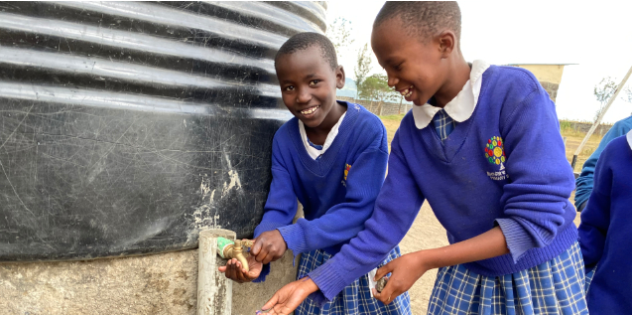 sammisomewhere's tweet photo. Thank you Jo Jackson! Together we've given 20 days of access to clean water to school children with @B1G1. #businessforgood #b1g1 #businessgiving #buy1give1 #impact #joyofgiving https://t.co/vZVNADyQ77