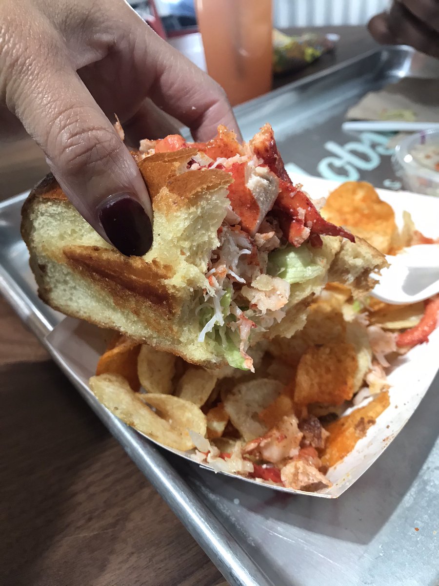 Lobster Roll 😋😋😋
#EatHereIndy