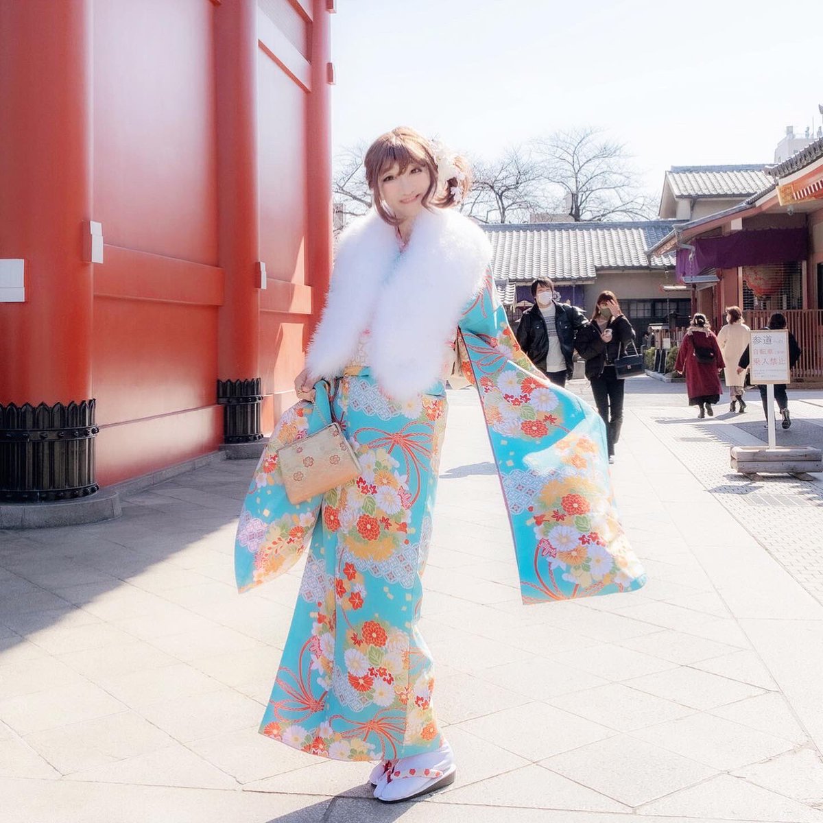 risaris17855081's tweet photo. おはようございます😊💕
浅草の浅草寺に振袖撮影に行って来ました💓
「成人式で撮れなかったから、写真撮ってるのかな?」って声が聞こえた気がしたけど、空耳だよね😅💗
メークと撮影はwithのけいこさん💖
#makeover_with #振袖モデル #女装男子 #女装モデル https://t.co/gcR4eVLArU