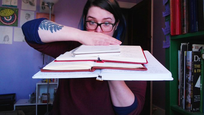 Happy Sunday! Or for me, it means secretary day. The sexiest day of the week if you're into big brains<a href="/tag/checkmymvvid"class="tags"><span>#checkmymvvid</span></a>