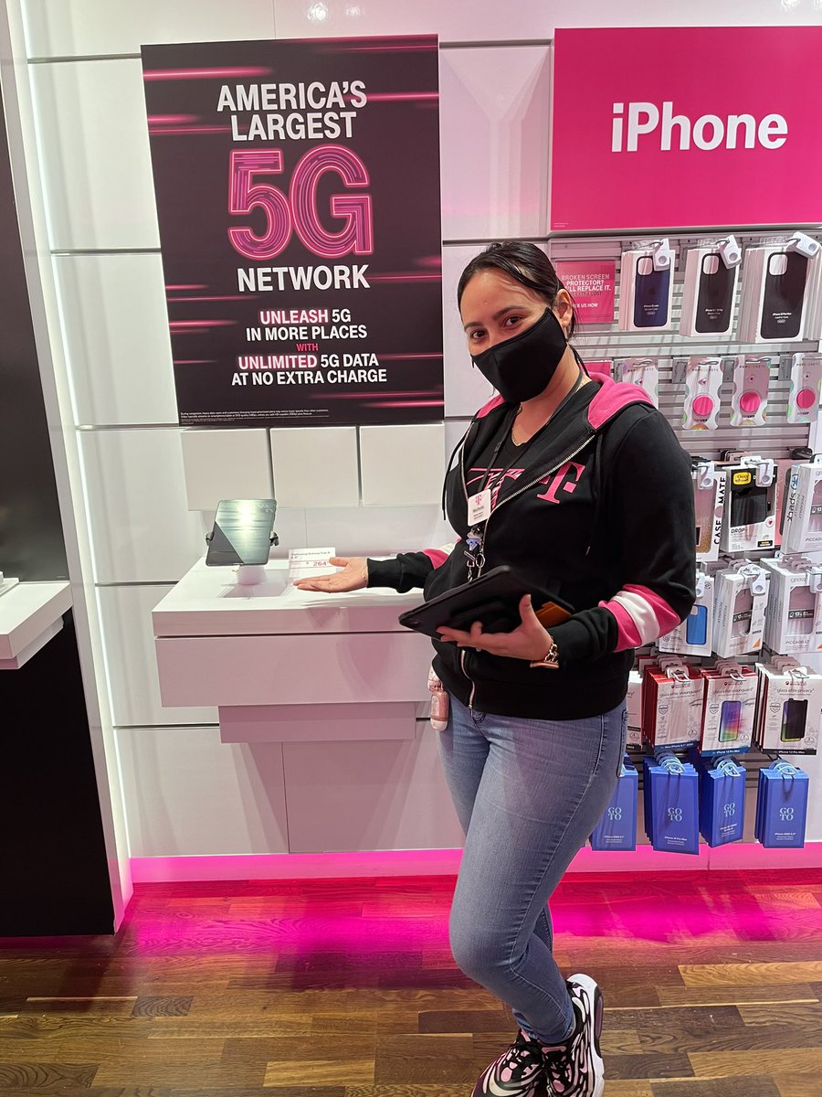 Congratulations to are Leader <a href="/Nrivera51/">Nichole Rivera</a> total 5 Activation just having fun on Sunday! #WomenHistoryMonth #ALLIN <a href="/SotoAmal/">Amal Soto</a> <a href="/KittelAnnetta/">Annetta Kittel</a> <a href="/mrsallieroberts/">Allison Roberts</a> @chris_tinavelez