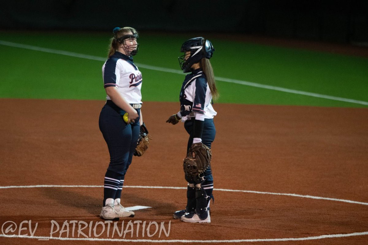 EVHSSoftball's tweet image. Name a better duo... I’ll wait 💪🏼🥎🔥#team9 #noticeUS #pitcherstrong #catcherstrong #tinyandmighty #4’11
