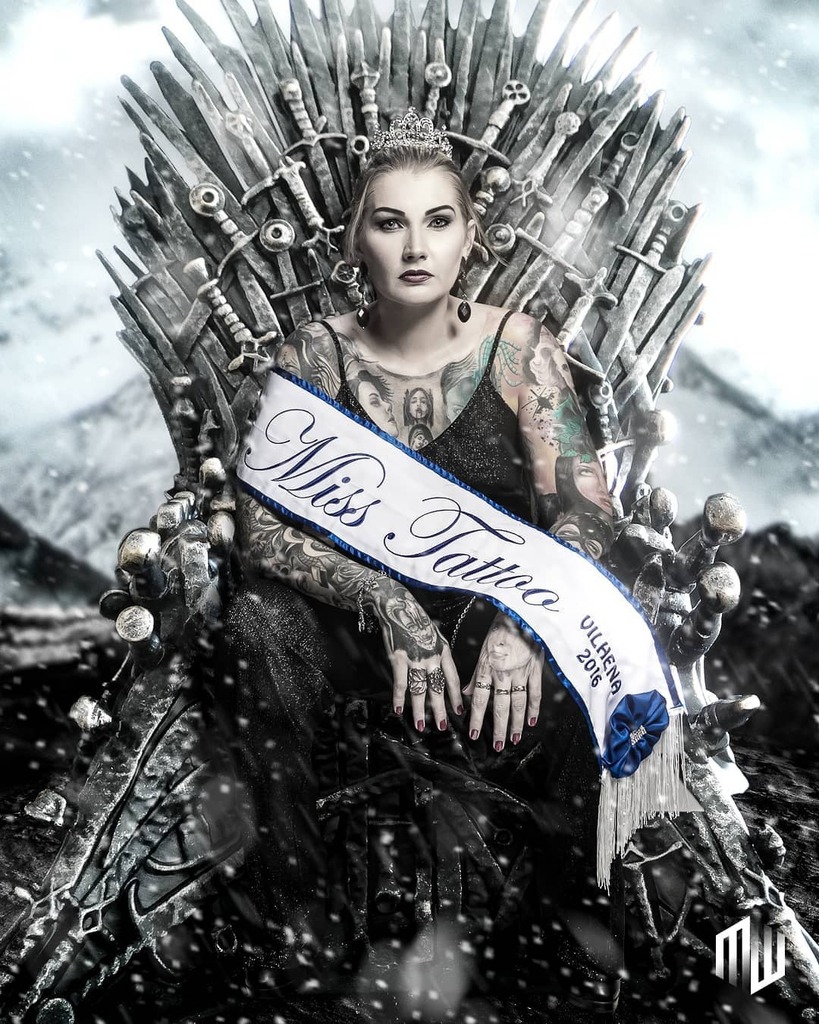 magnuswilian's tweet photo. A Rainha...
.
#snow #queen #ironthrone #tronodeferro #got #gameofthrones #cold #ice #beauty #miss #misstatoo #tatoo #inkedgirls #ink #tatuagemfeminina #photooftheday #modelo #mulher #woman #ensaiofeminino #rock #portovelho #rondonia #pvh #witch #rainha #gelo https://t.co/0H4dRhVyH3