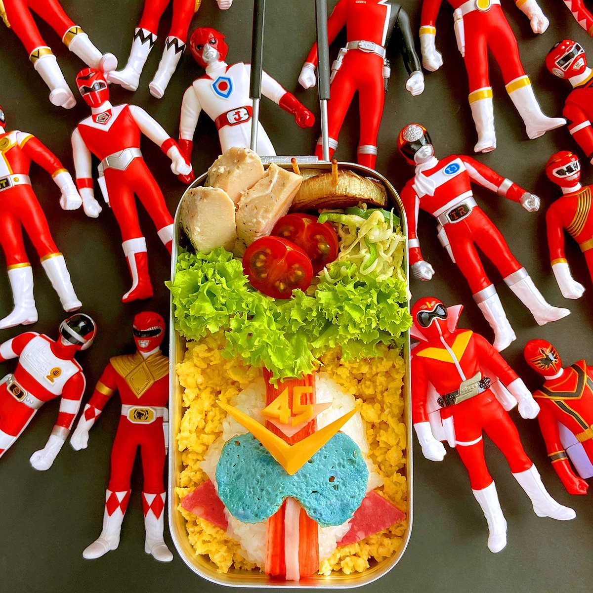 いなばまこと 今日のお弁当 キャラ弁 機界戦隊ゼンカイジャー サラダチキン 玉ねぎソテーなど 全力全開弁当だカーイ 昨日スタートした ゼンカイジャー の ゼンカイザー です 1話からハートを射抜かれて 今年も楽しめそう お弁当 弁当 いなばまこと 今日のお弁当 キャラ弁 機界戦隊ゼンカイジャー サラダチキン 玉ねぎソテーなど 全力全開弁当だカーイ 昨日スタートした ゼンカイジャー の ゼンカイザー です 1話からハートを射抜かれて 今年も楽しめそう お弁当 弁当