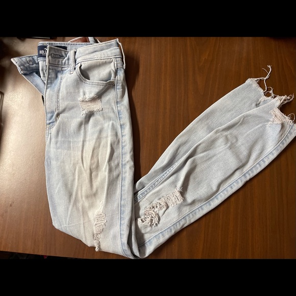 HeatherNimal's tweet photo. So good I had to share! Check out all the items I'm loving on @Poshmarkapp from @LEivazi #poshmark #fashion #style #shopmycloset #hollister #calvinklein #ninaleonard: https://t.co/aaXAkgdSBF https://t.co/t8OEw3i8D9