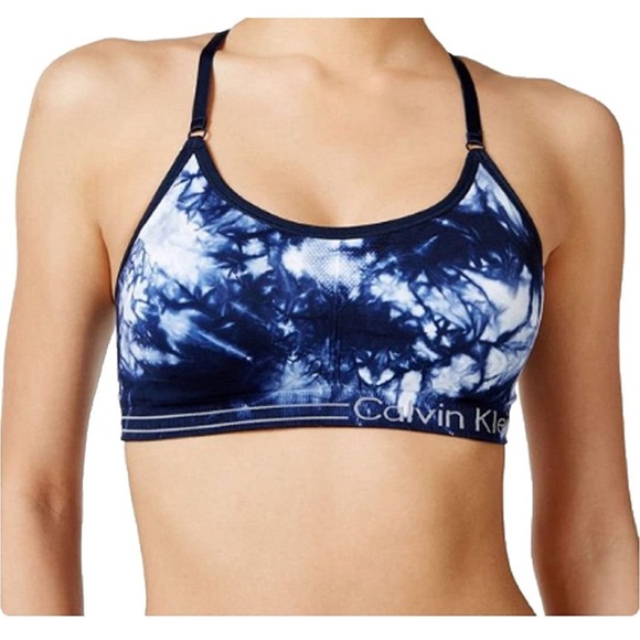 HeatherNimal's tweet photo. So good I had to share! Check out all the items I'm loving on @Poshmarkapp from @LEivazi #poshmark #fashion #style #shopmycloset #hollister #calvinklein #ninaleonard: https://t.co/aaXAkgdSBF https://t.co/t8OEw3i8D9