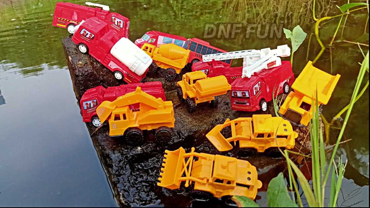 Mencari &amp; membersihkan Mobil Damkar, Mobil Penyemprot Air, Excavator, Bego, Traktor, Mobil Tangki, Mobil Truk
#mobil #truk #excavator #bego #traktor
👇👇👇
youtu.be/YYO-7iI7DUs