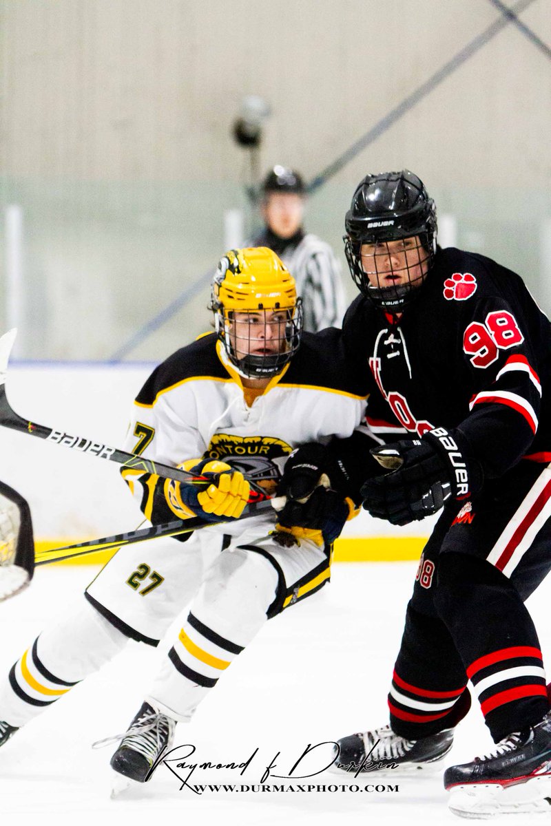 HockeyPhoto's tweet image. @MoonHockey Varsity vs @montourhockeyA Mar 1, 2021 at @BaierlIce All game photos can be found at: durmaxphoto.com/Hockey/Moon-Ho…  @MontourSoccHock @MontourSD @MoonAreaSD @MoonTigersAD #montourhockey #moonhockey