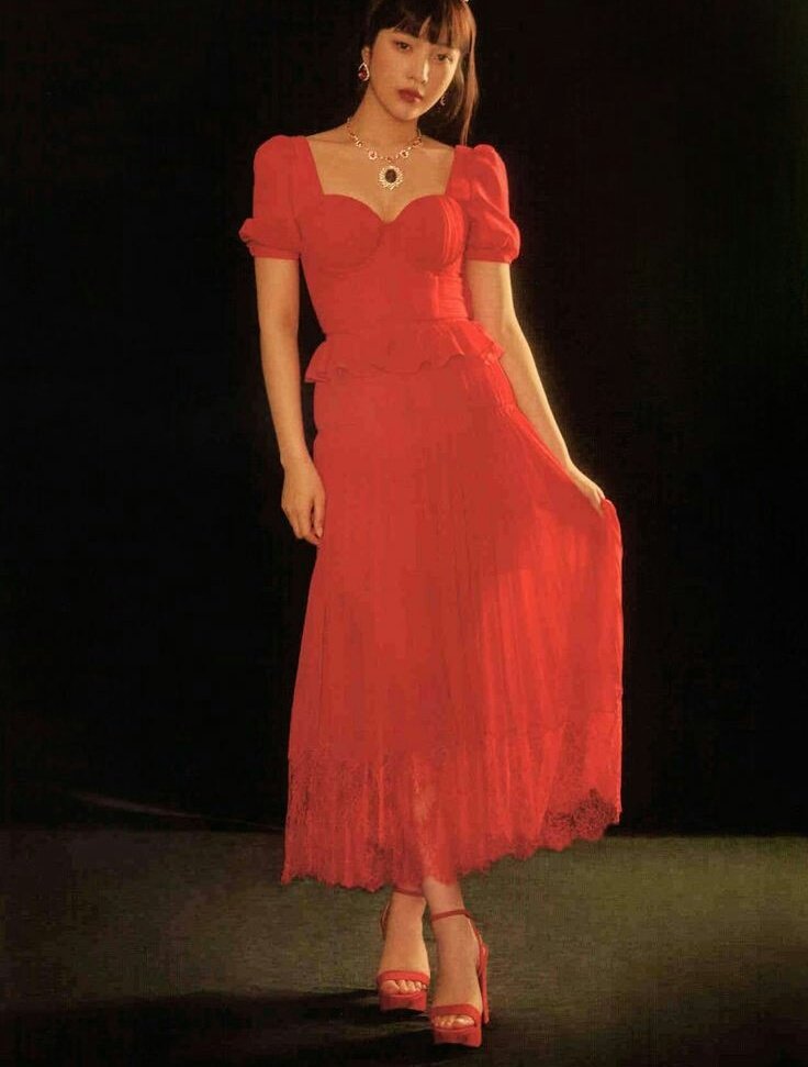 ❛ Yaek Wedding 

—Llega a la mansión de sus amigos con su esposo <a href="/AnthxnyWG/">Thony</a> para asistir a la boda de Yuyin y Baek esa misma tarde. —