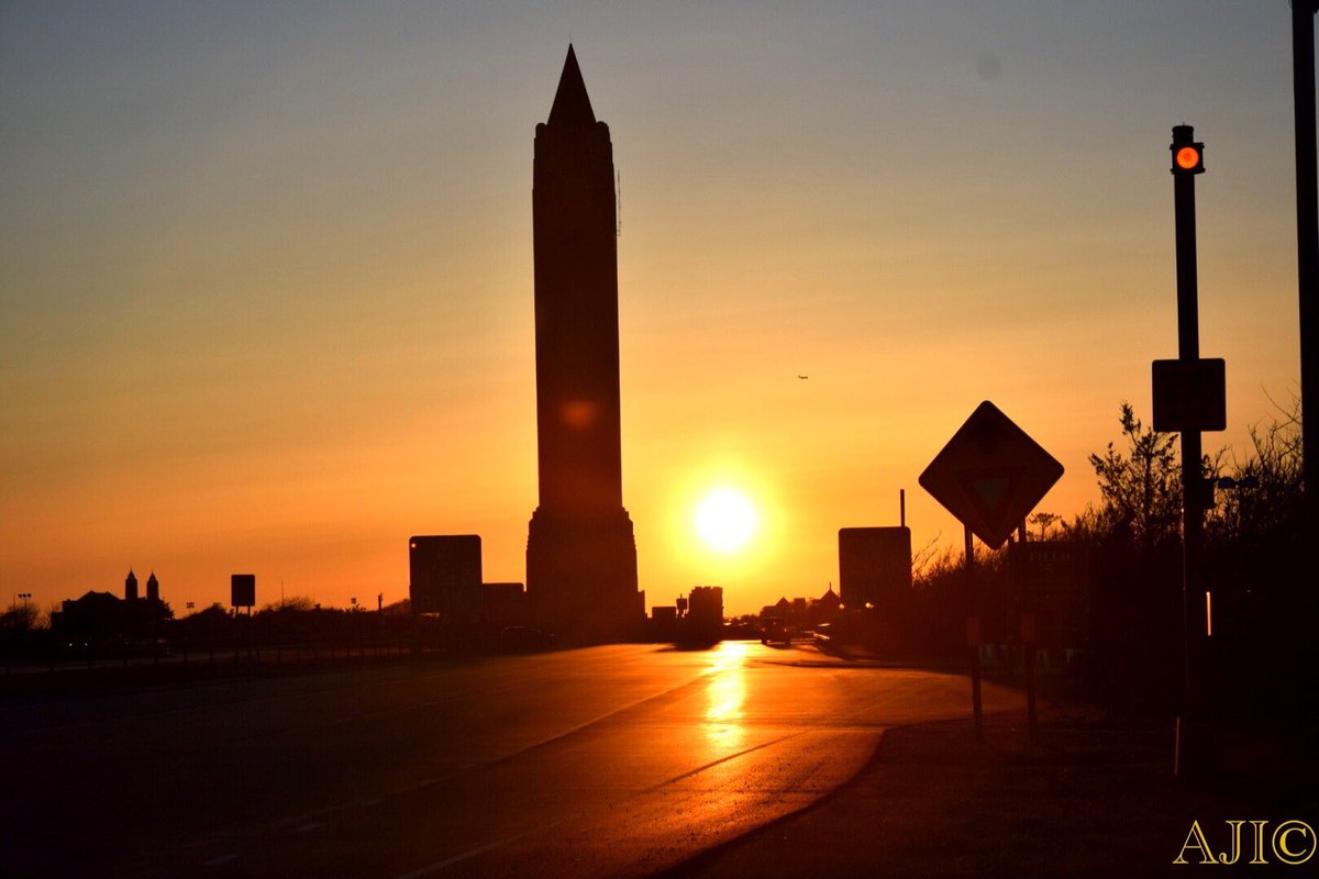 Chief_Ippy's tweet photo. There aren’t many views as food as a South Shore Long Island Sunset...Evening drive down Ocean Prkwy with AJ and grabbed a few shots of the #GSB & the #Pencil at Jones Beach. @longislandpatch 📸 @NikonUSA #D5300 #CrossbuffPhoto #CrossbuffJrPhotography @News12LI @NYstateparks https://t.co/PJvhOD6Cb4