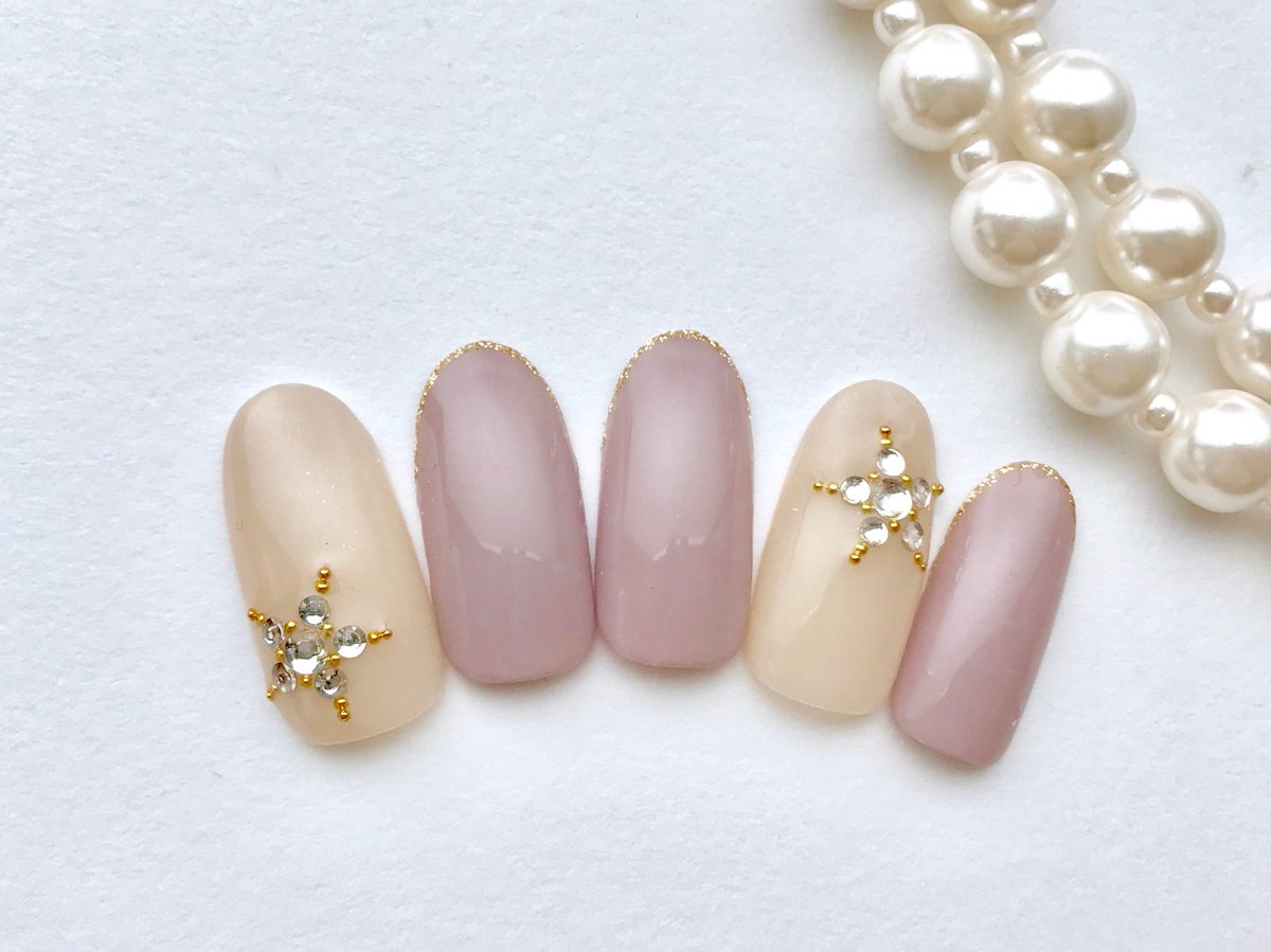 Meljunail 用賀ネイルサロン Melju Nail 本日3 8 月 は12時以降 ご案内可能となっております 当日予約ok ご予約は03 6805 7739 Instagram T Co Yoyvjsaek8 用賀 ネイル 二子玉川ネイル 桜新町ネイル ネイル Nail ニュアンスネイル