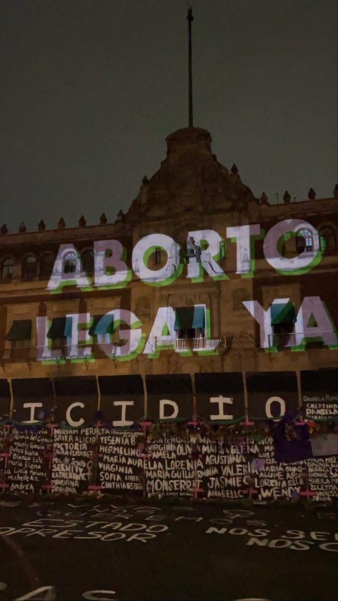 kianhungs's tweet image. ¿En serio creyeron que las vallas las iban a detener? 
#8M2021 
#DiaInternacionalDeLaMujer