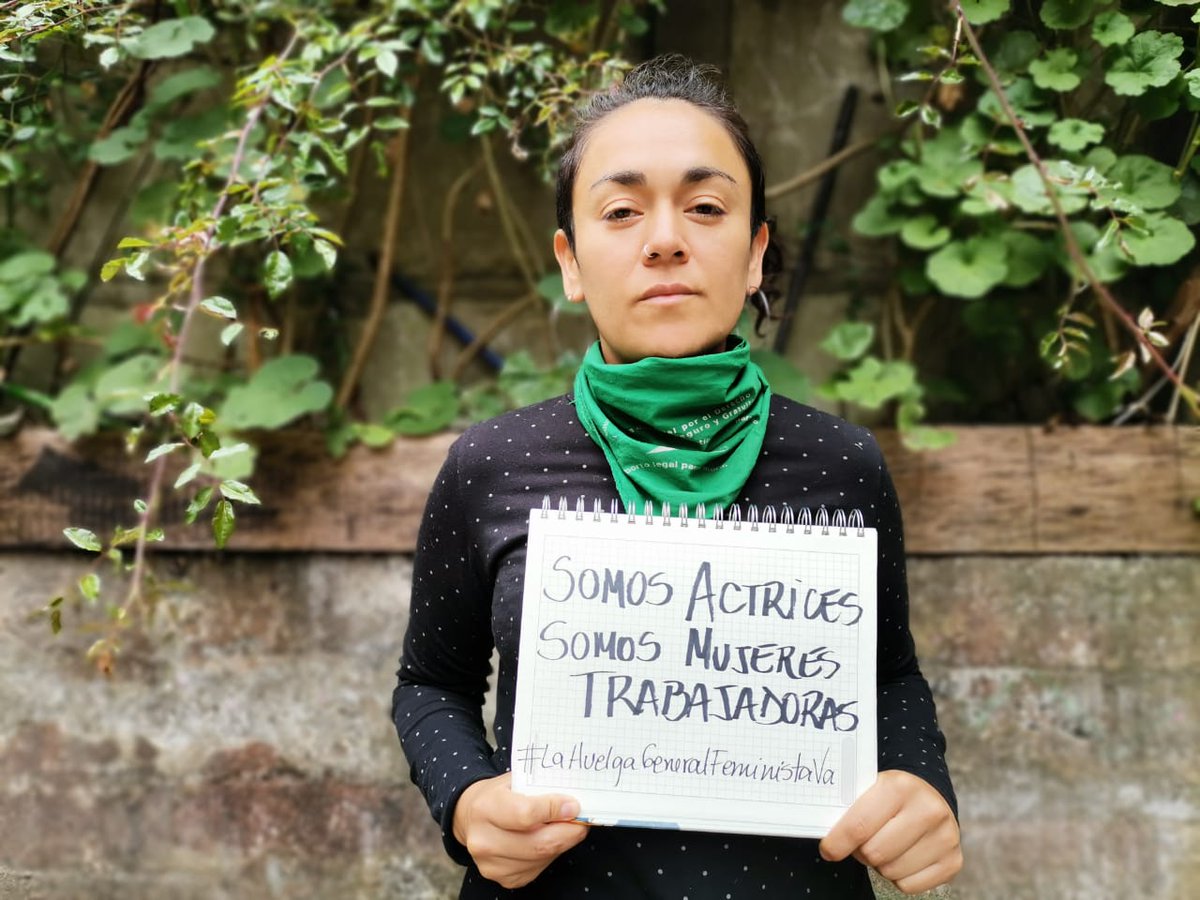 RedTerritorio's tweet photo. Nuestras compañeras de la Red de #TerritorioTeatral en este nuevo #8M2021:

"Somos actrices 
Somos mujeres trabajadoras." 

#8M #LaHuelgaFeministaVa 💜🙋‍♀️🤟 https://t.co/SteqYwzxBU