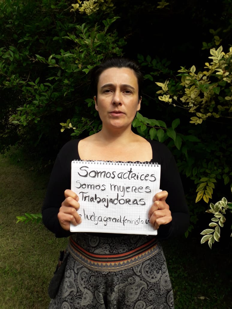 RedTerritorio's tweet photo. Nuestras compañeras de la Red de #TerritorioTeatral en este nuevo #8M2021:

"Somos actrices 
Somos mujeres trabajadoras." 

#8M #LaHuelgaFeministaVa 💜🙋‍♀️🤟 https://t.co/SteqYwzxBU
