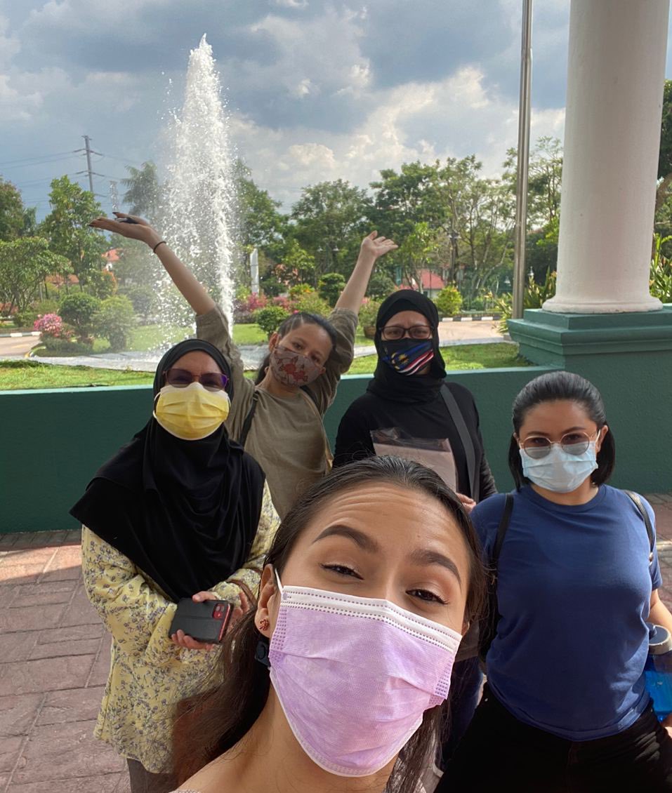 sharifahamani's tweet image. Here’s to strong women! May we know them, may we be them, may we raise them. Selamat Hari Kita!! 💃❤️💃