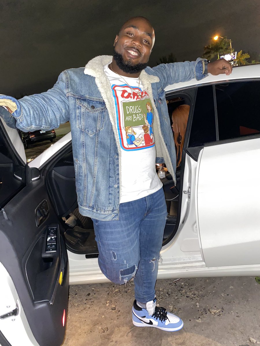 yungvitov's tweet photo. I tried to play it cool but blessings make you smile. 🙏🏾🎰😊  #KG1st #BlessAllPpl #VitoLight #BeCool #27
___________________________

Thank you all for the bday wishes ❤️ https://t.co/3Rfu3uFO0V