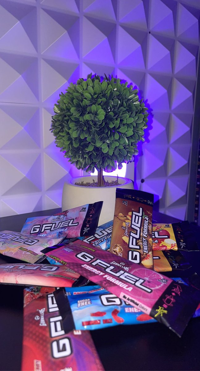 not_trixll's tweet photo. Giving this away to my next sub on twitch. i’m live now @trixfps on twitch. Come stop by i’m giving away free gfuel stuff! https://t.co/3SKm3Yb6fs