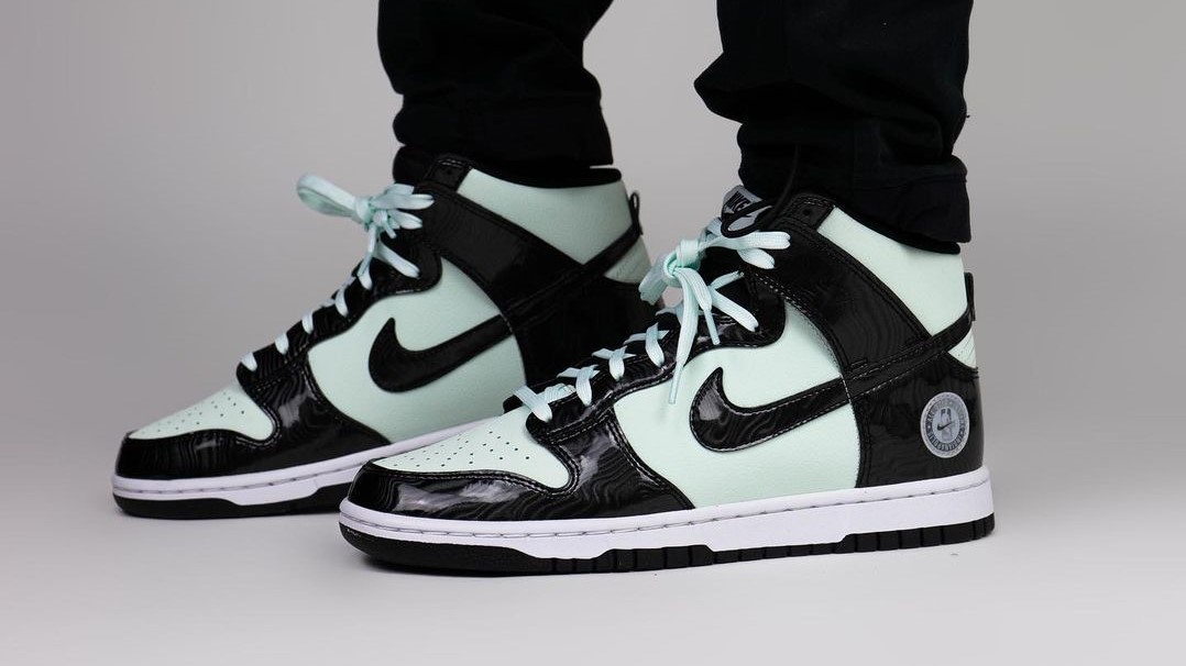 nike barely green dunk high