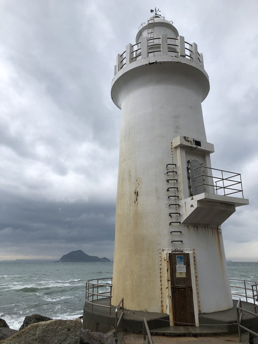 MASKs_fairy's tweet photo. 伊良湖岬灯台と
近くの風力発電のところ！
天気はあい��くですが
風が気持ちよく
走りやすかったですよ(｀・∀・´) https://t.co/aveV9GIjDv
