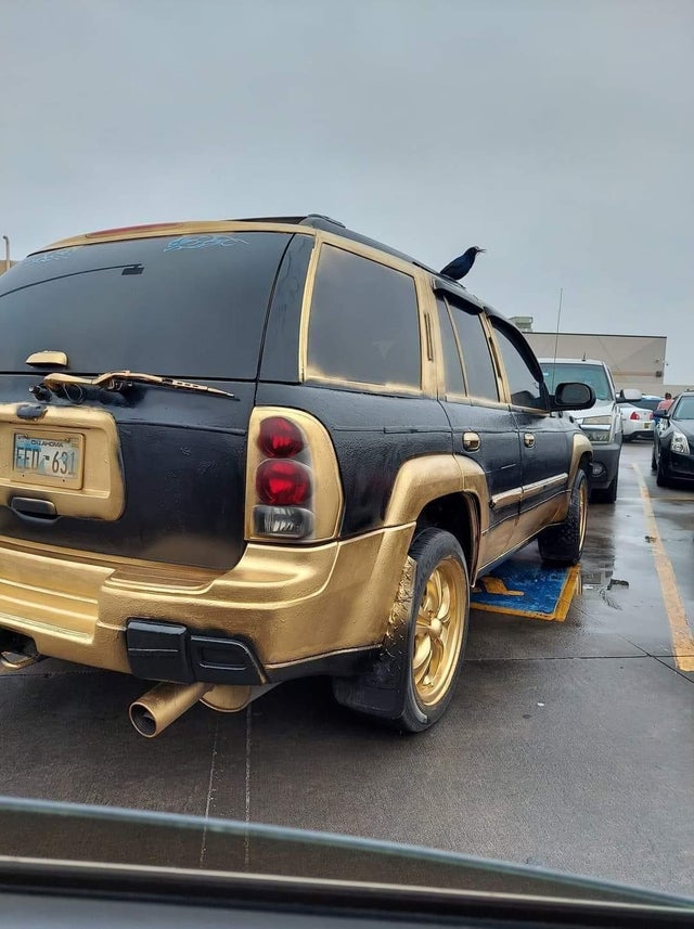 YaBoiZezima's tweet image. Selling black car (g) 50k