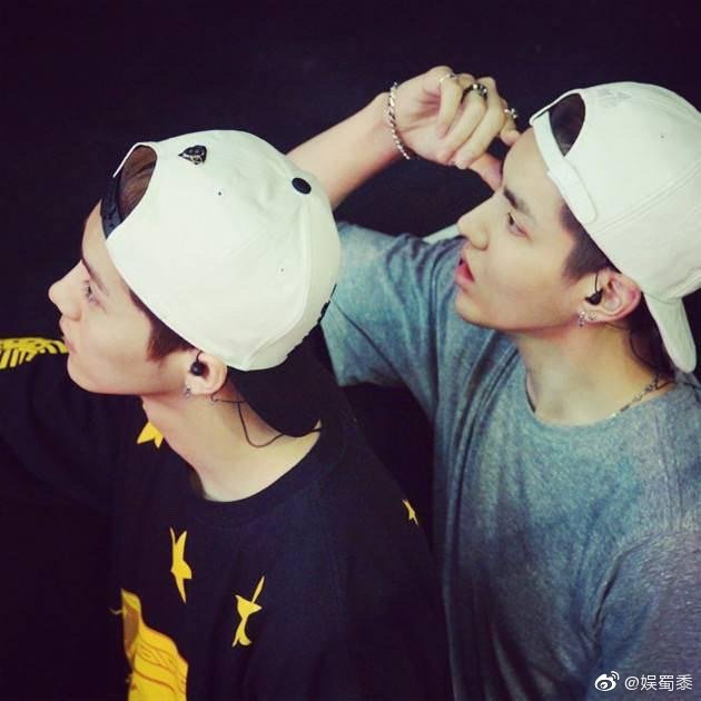 himaemiya's tweet photo. #อี้ฝานคนติดแฟน 

มือเคยอยู่กะตัวบ้างไหม..นี่ถามเลย

#KrisLu #FanHan #牛鹿 https://t.co/ZwKJKWikxm