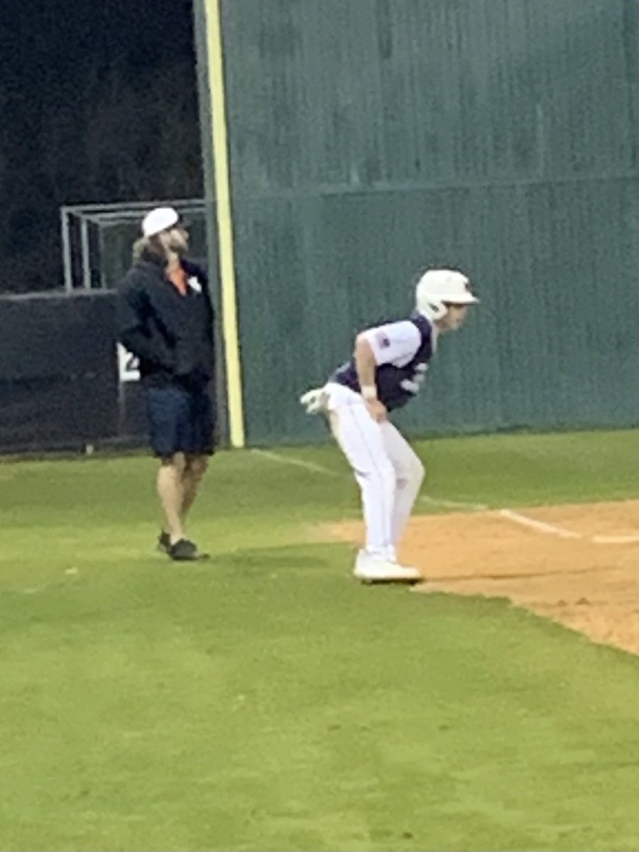MeliaMitchell's tweet photo. Didn’t get video... hit big bomb over deep CF head on 395 field for a 2 RBI double. Then got intentionally walked in Sunday elimination game. Good start to season. #2025dallastigers #dowhatyoulove #keepworking #lovestocompete @DTigerBaseball @5_elite https://t.co/QXaugRZbSz