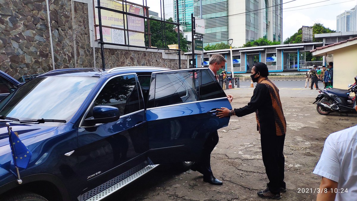 Duta Besar Swedia dan Uni Eropa telah tiba di PP GP Ansor untuk acara silaturahmi dengan Ketua Umum PP GP Ansor dan LBH Ansor dalam rangka Hari Perempuan Internasional