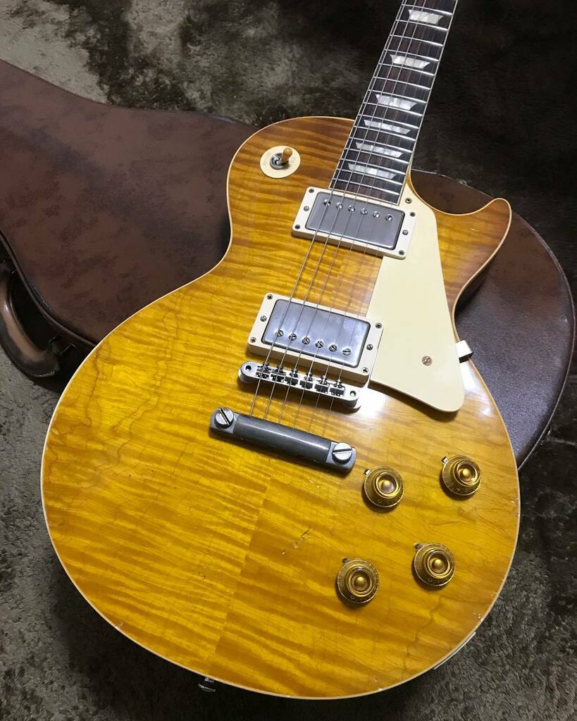 K260G's tweet photo. [MY NEW GEAR🎸】
流石はゴールデンポピー‼️
そこに痺れる憧れる✨

#gibsonlespaul #gibson #gibsonguitars #gibson60thanniversary #gibsonhistoric #lespaul #gibsondaily #gibsoncustomshop #flametop #sunburst #guitar #1959lespaul #tommurphy #tommurphyaged #vintageguitar #rareguitars https://t.co/mG3ias6pLJ