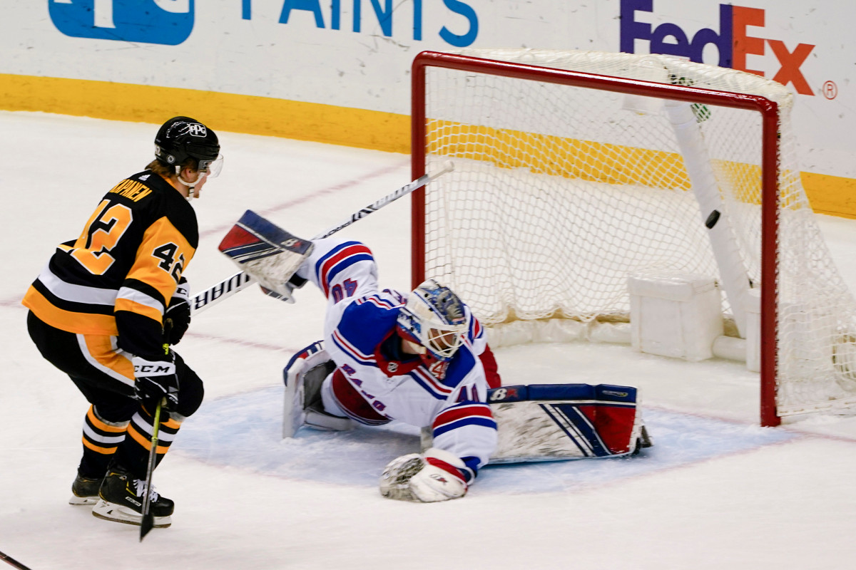 Rangers pummeled by Penguins in Alexandar Georgiev nightmare