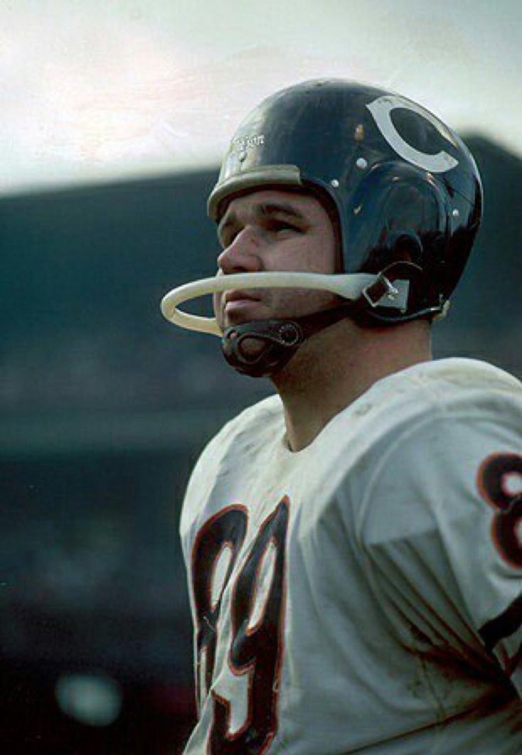 Super70sSports's tweet photo. The next time Mike Ditka says something dumb, just remember he played in this helmet and it's really a miracle he ever makes any sense at all. https://t.co/InsTrSfmjf