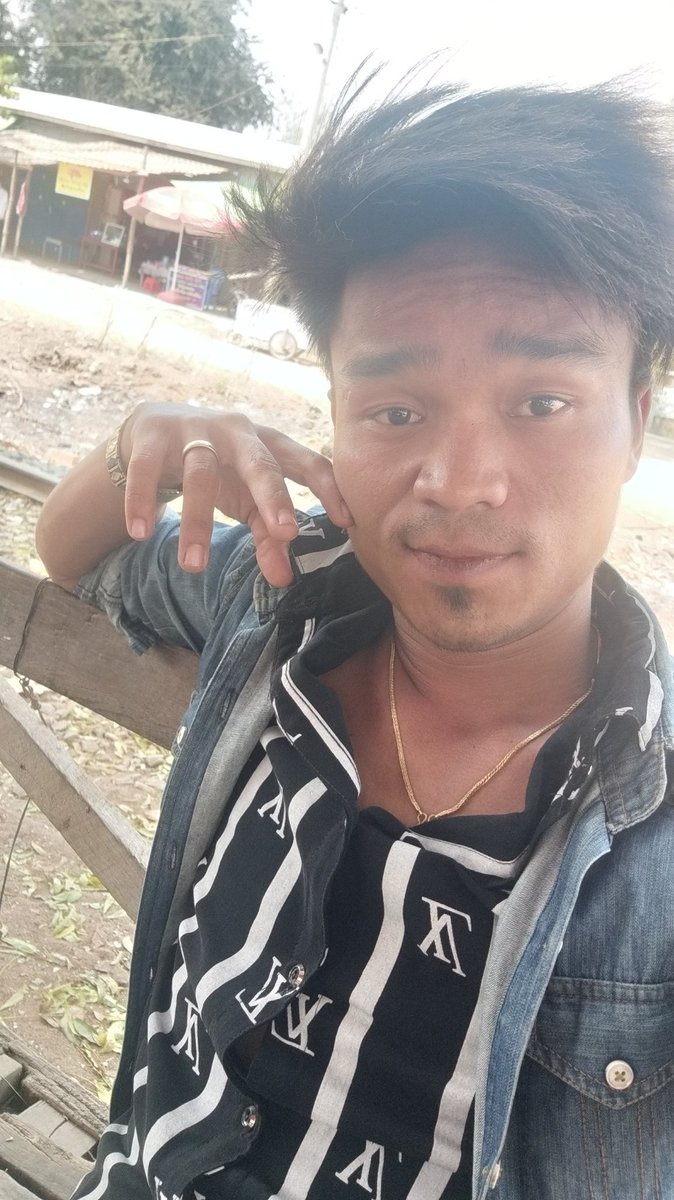မုံရွာ ရောက်နေတယ်ဗျာ

ဘယ်သူမှ မရှိကြဘူးလား😌