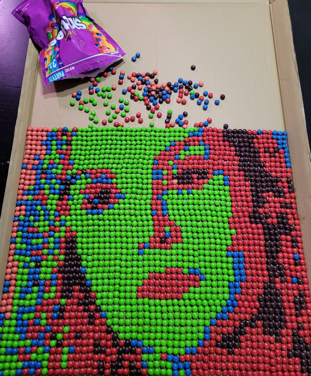 robinrennick1's tweet photo. @RachelMiner1 always brings the rainbows! #Skittlebrities https://t.co/e743I2obQh
