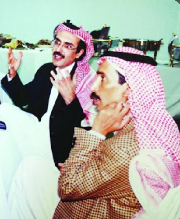 الشاعر مساعد الرشيدي رحمه الله.
 
"لن أمر في ذهن الزمن مرور الكرام"