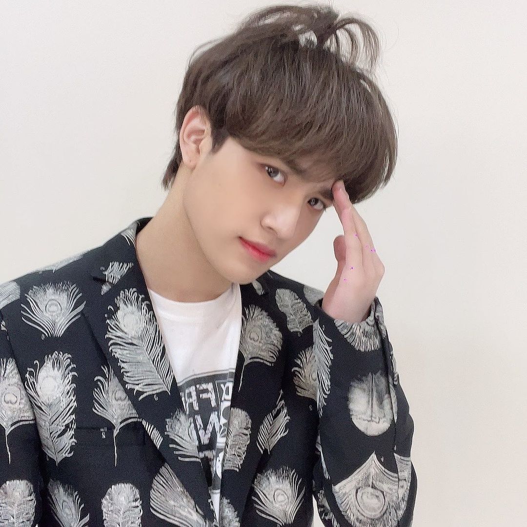 iceage_'s tweet photo. ᴜᴘᴅᴀᴛᴇ ɪɢ📸

[𝗕𝗜𝗖] 

Con cabello de manzana~
Voy a pasar un buen rato~ https://t.co/KnqB7IxLRE