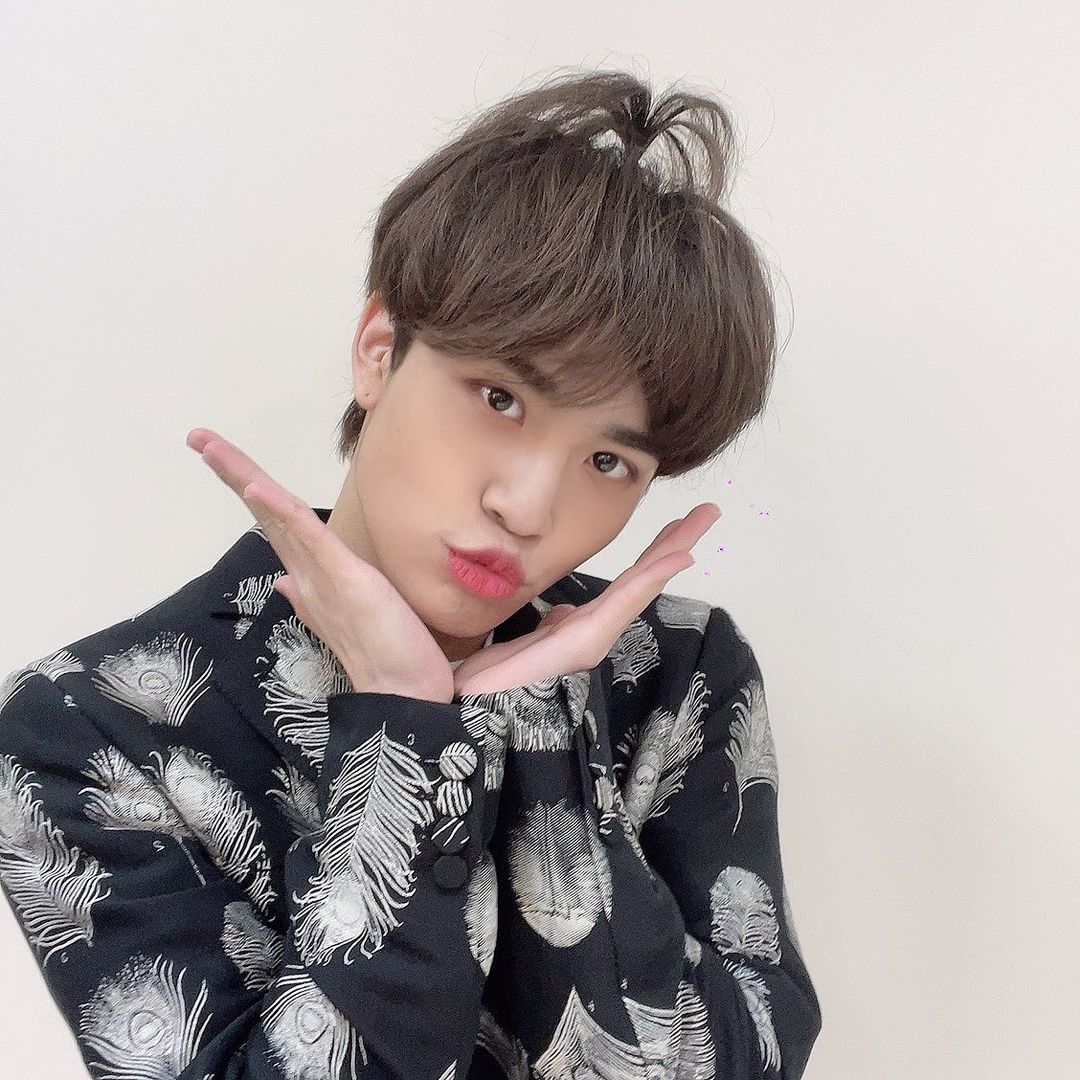 iceage_'s tweet photo. ᴜᴘᴅᴀᴛᴇ ɪɢ📸

[𝗕𝗜𝗖] 

Con cabello de manzana~
Voy a pasar un buen rato~ https://t.co/KnqB7IxLRE