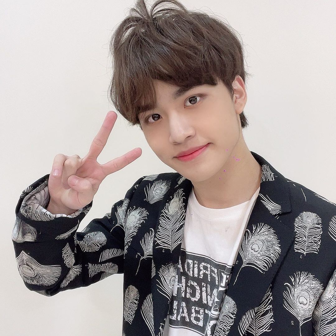 iceage_'s tweet photo. ᴜᴘᴅᴀᴛᴇ ɪɢ📸

[𝗕𝗜𝗖] 

Con cabello de manzana~
Voy a pasar un buen rato~ https://t.co/KnqB7IxLRE