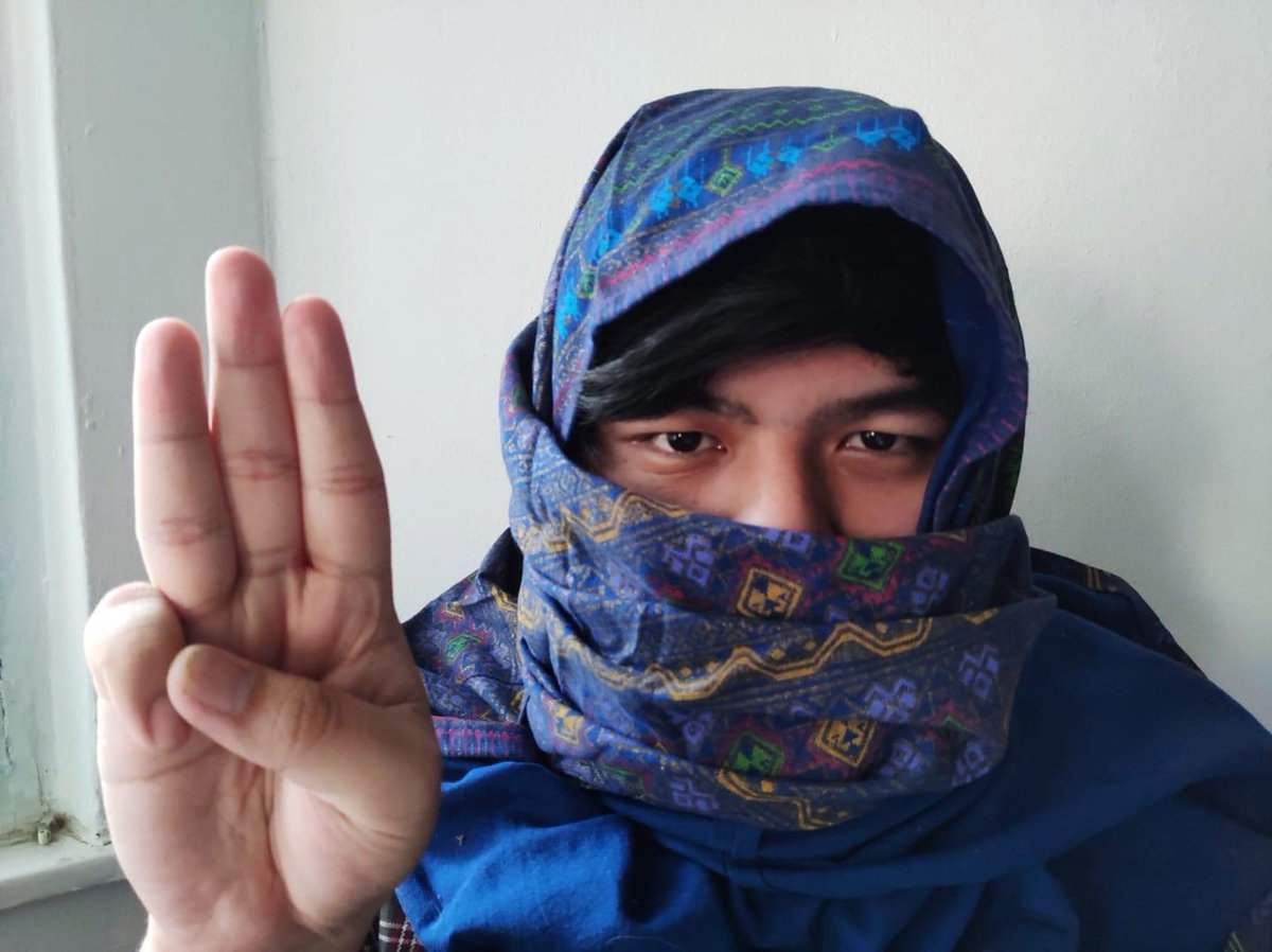 nawdeemarle's tweet photo. I am proud of my male fris📣✊
My friend Htun Lynn Zaw posted on his fb with a quote “ I am wearing htamein longyi(sarong) on my head In solidarity with our brave women of Myanmar and Ko Than Toe Aung  's initiative for #internationalwomensday tomorrow”.#RejectMyanmmarMilitary https://t.co/shjSA6ZUpc