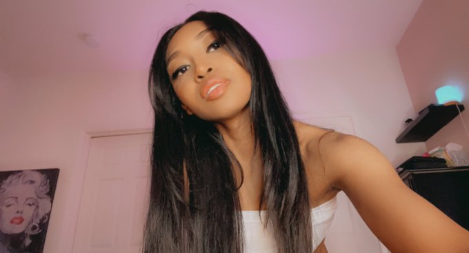 My hair is getting so long 🥲 https://t.co/KigLSm2CL1